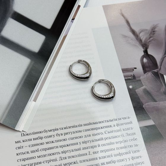 Silver earrings with phianites, semallu