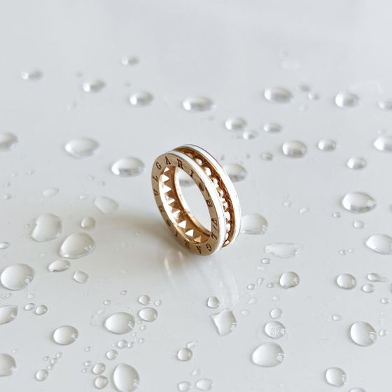 Золотое кольцо с емаллю