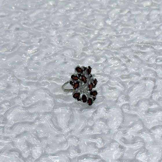 Серебряное кольцо с гранатом 4.46ct