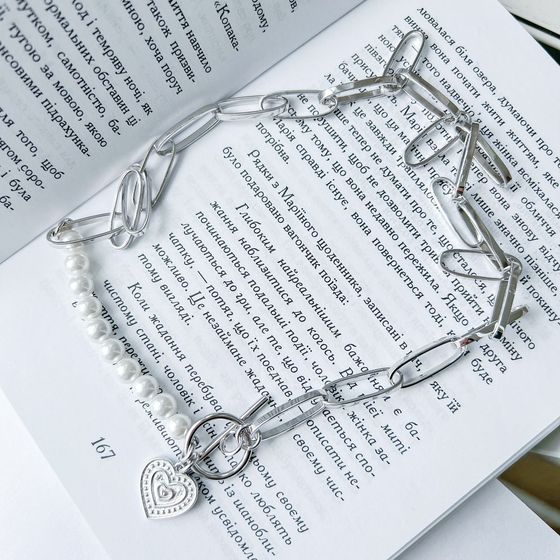 Silver necklace with pearls