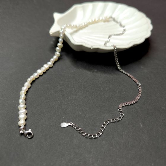Silver necklace with baroque pearls
