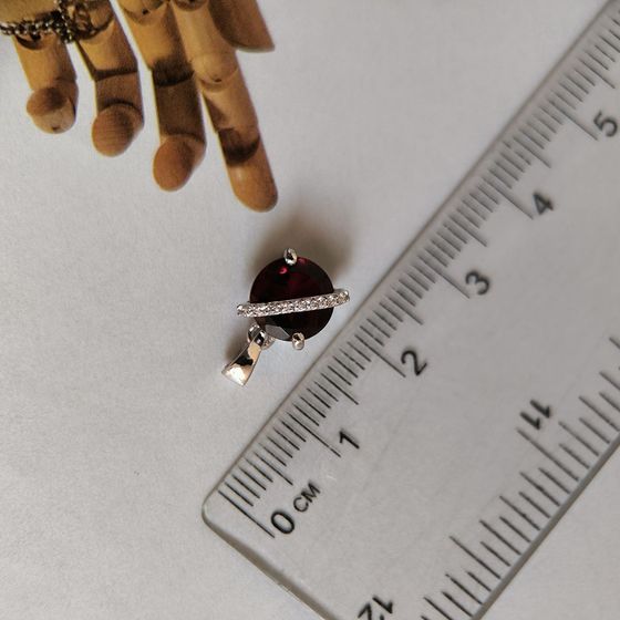 Серебряная подвеска с гранатом 1.749ct