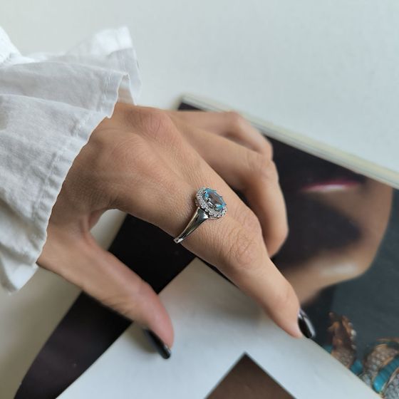 Срібна каблучка з топазом 1.888ct