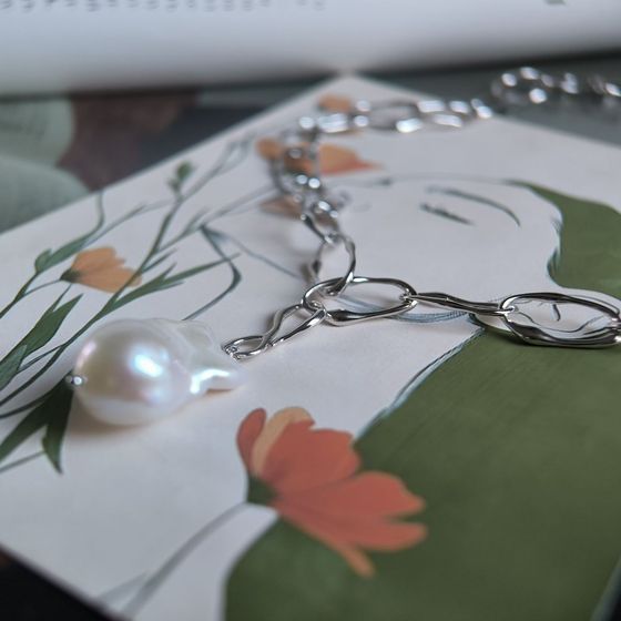 Silver necklace with baroque pearls