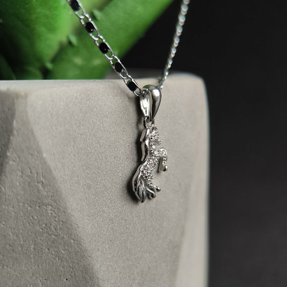 Silver pendant with cubic zirconia