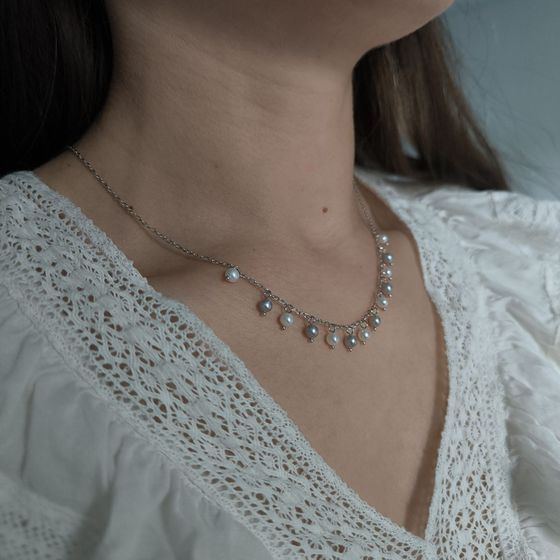Silver necklace with pearls
