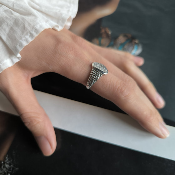 Sterling silver ring with 0.22ct fianites