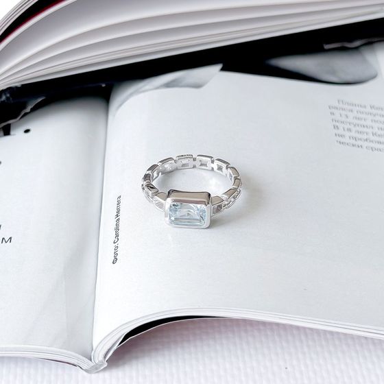 Серебряное кольцо с топазом 1.819ct