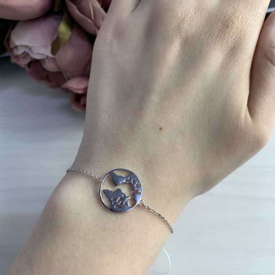 Silver bracelet without stones