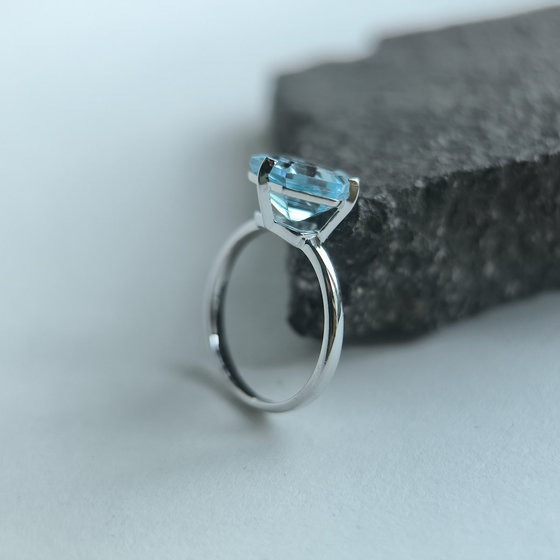 Серебряное кольцо с топазом 5.163ct