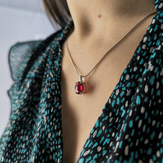 Silver pendant with nano garnet 2.188ct