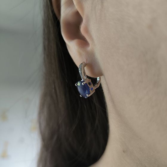 Срібні сережки з сапфіром 6,528 карата та фіанітами