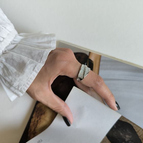 Срібна каблучка з фіанітами