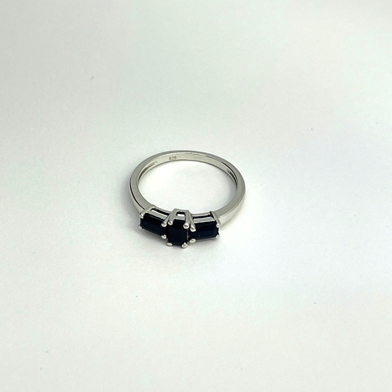 Серебряное кольцо с сапфиром 1.142ct