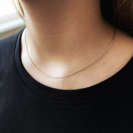 Silver chain without stones