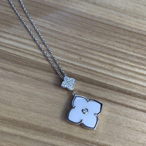 Silver necklace with ceramics