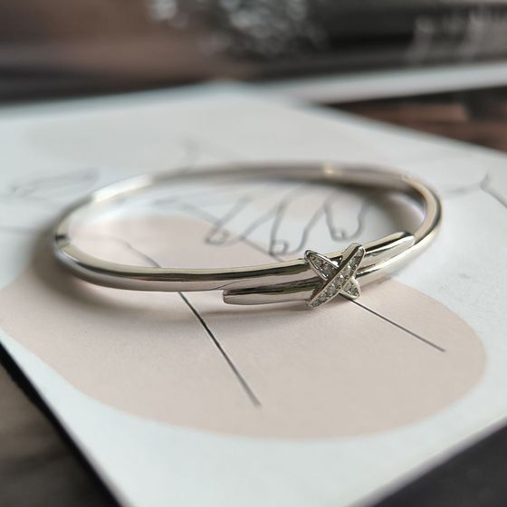 Silver bracelet with phianites