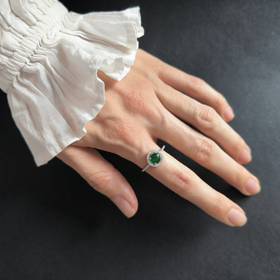 Silver ring with emerald nano 0.999ct