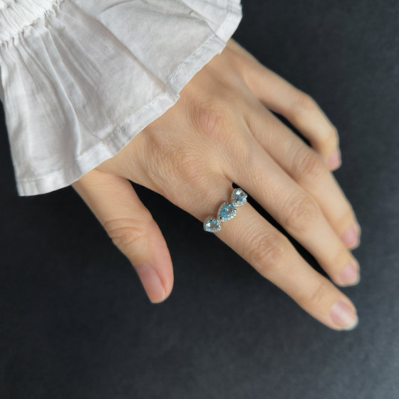 Silver ring with topaz 1.601ct, cubic zirconia