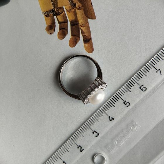 Silver ring with pearls, fianites