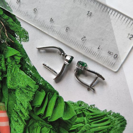 Срібні сережки зі смарагдом nano 0,961 карата