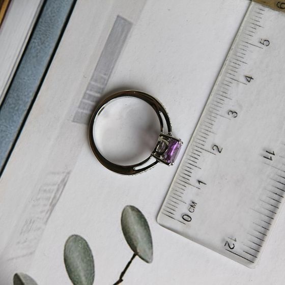 Silver ring with alexandrite, fianites