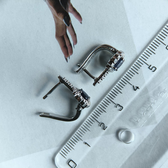 Silver Earrings with a 2.04-carat Sapphire