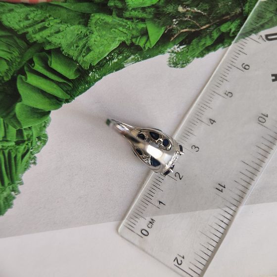 Срібна каблучка з сапфіром 3.823ct, фіанітами