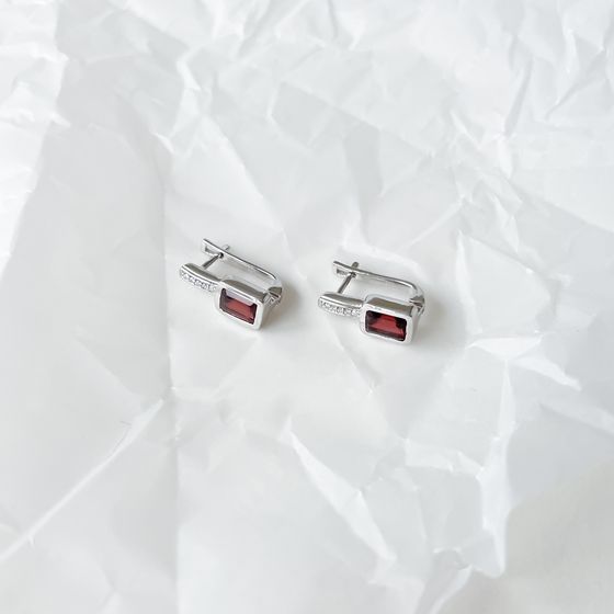 Серебряные серьги с гранатом 2.502ct