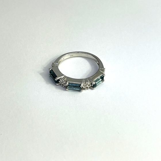 Серебряное кольцо с топазом Лондон Блю 1.45ct