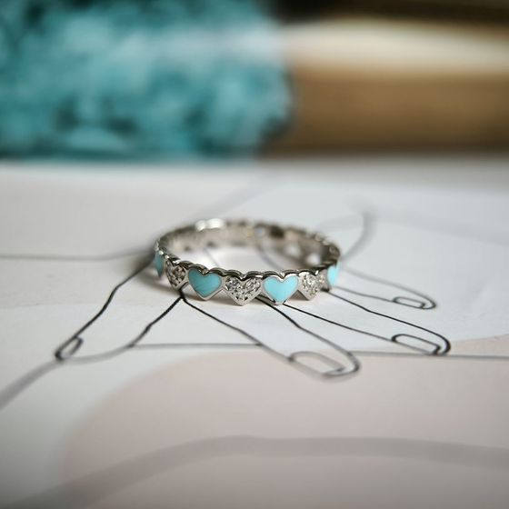 Silver ring with phianites, semallu