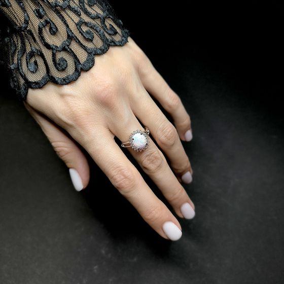 Срібна каблучка з опалом 1,265 карата та фіанітами