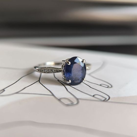 Silver ring with sapphire, fianites