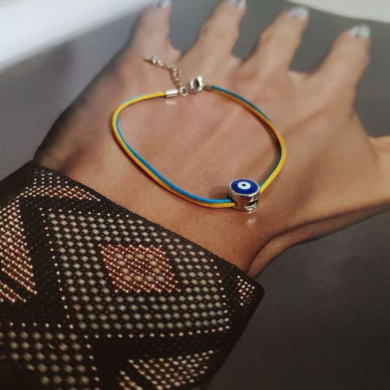 Silver bracelet with yemallu