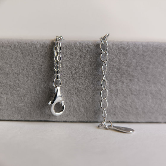 Silver bracelet with cubic zirconia