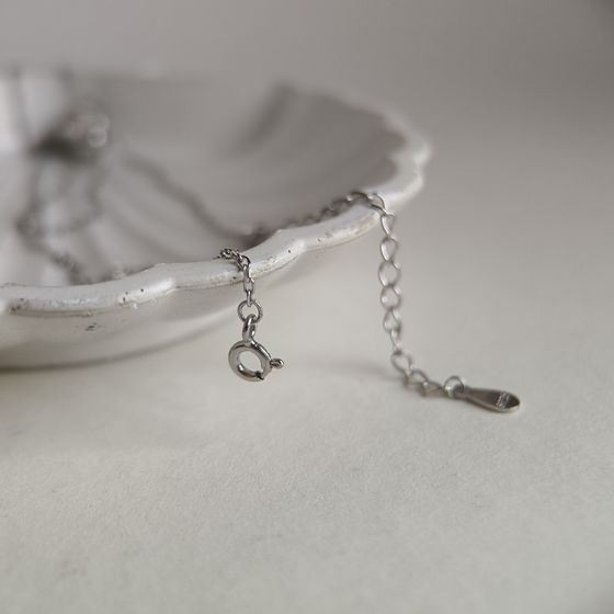Silver necklace without stones