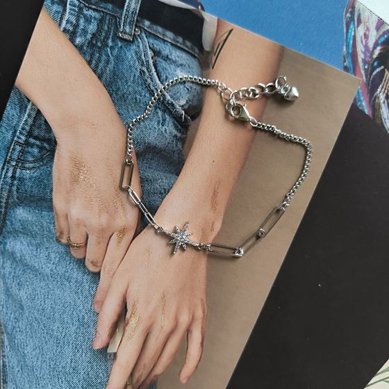 Silver bracelet with phianites