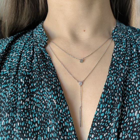 Silver necklace with phianites