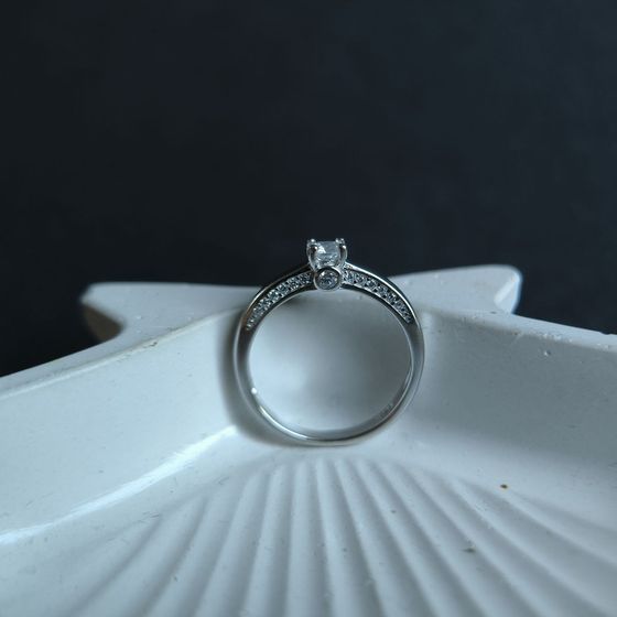 Серебряное кольцо с фианитами