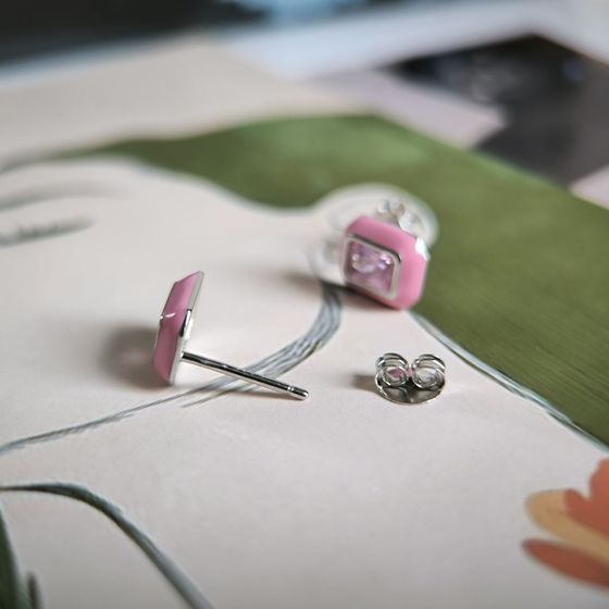 Срібні сережки з фіанітами, емаллю