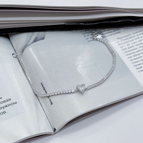 Silver bracelet with phianites