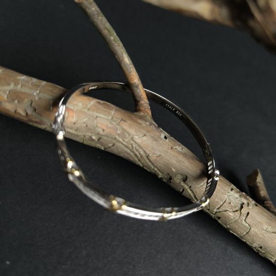 Silver bracelet with phianites