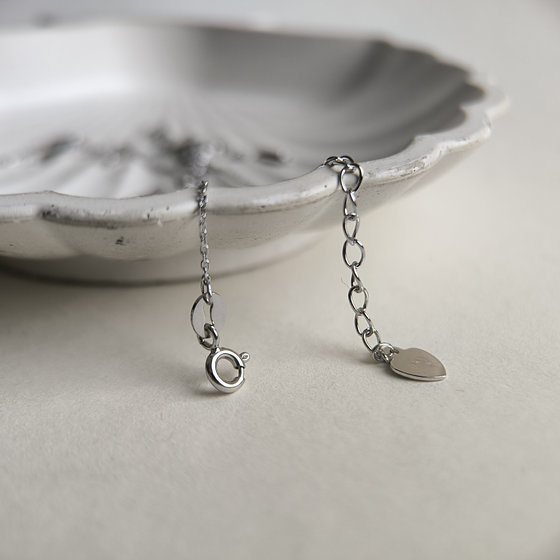 Silver necklace without stones