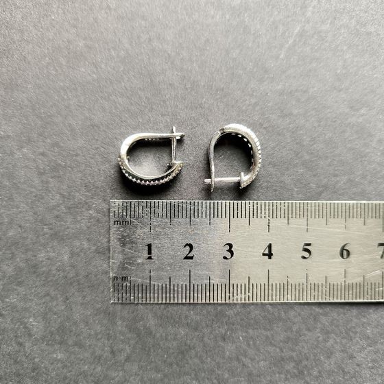 Срібні сережки з фіанітами