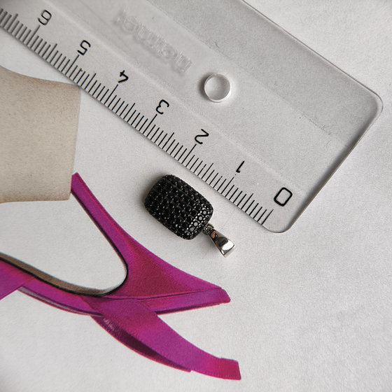 Срібна підвіска з фіанітами