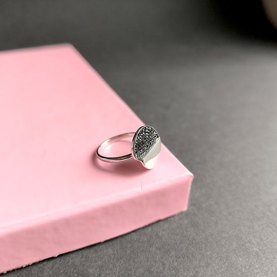 Срібна каблучка з фіанітами