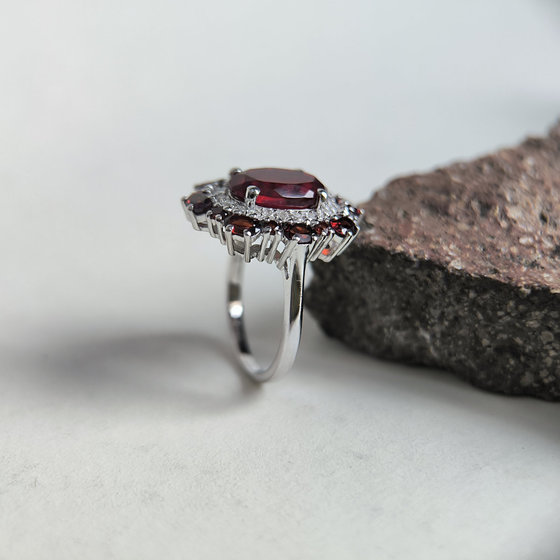 Silver ring with nano garnet, garnet