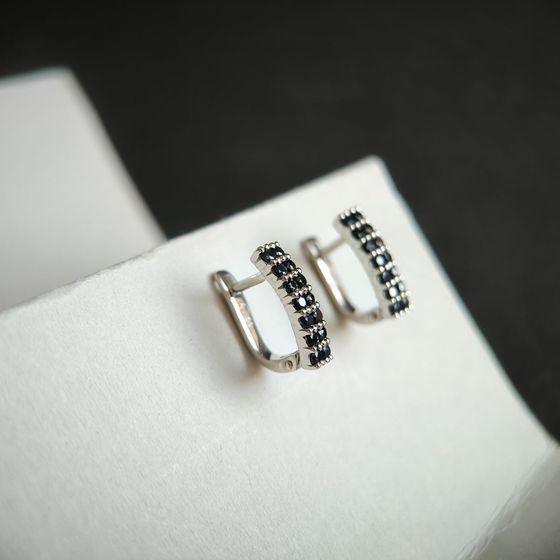 Серебряные серьги с сапфиром 1.568ct