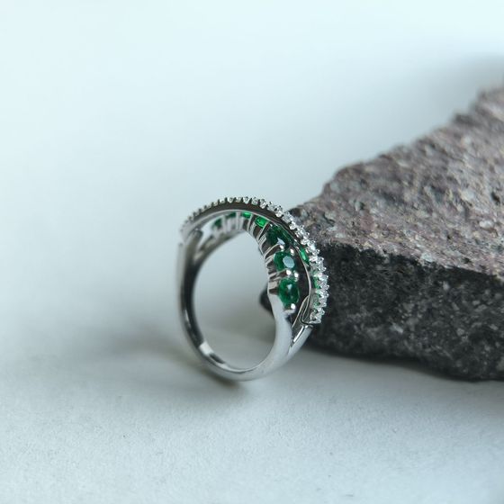 Срібна каблучка зі смарагдом nano 0.842ct