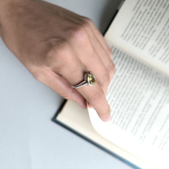 Срібна каблучка із зеленим кварцом 1.735ct